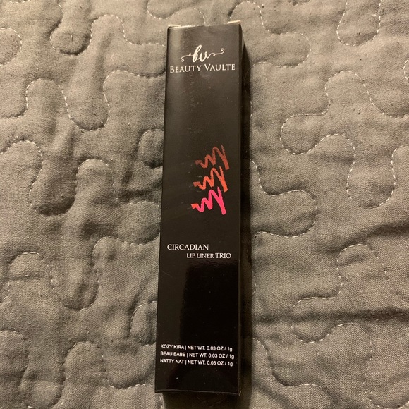 Lip liner trio - Picture 1 of 2